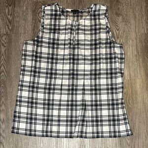 Ann Taylor black and white sleeveless tank top- size large